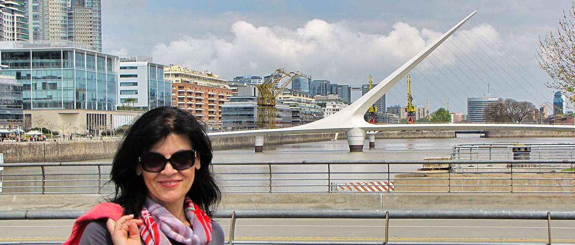 An image of the Puente de la Mujeres bridge