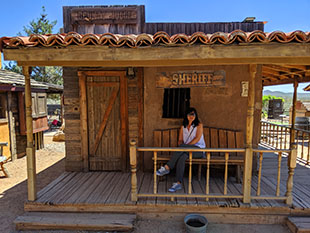 Another image in the front of Sheriff office