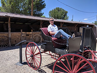 An image of the old carriage.