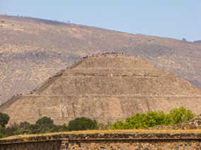 An image of Teotihuacán pyramides from our album