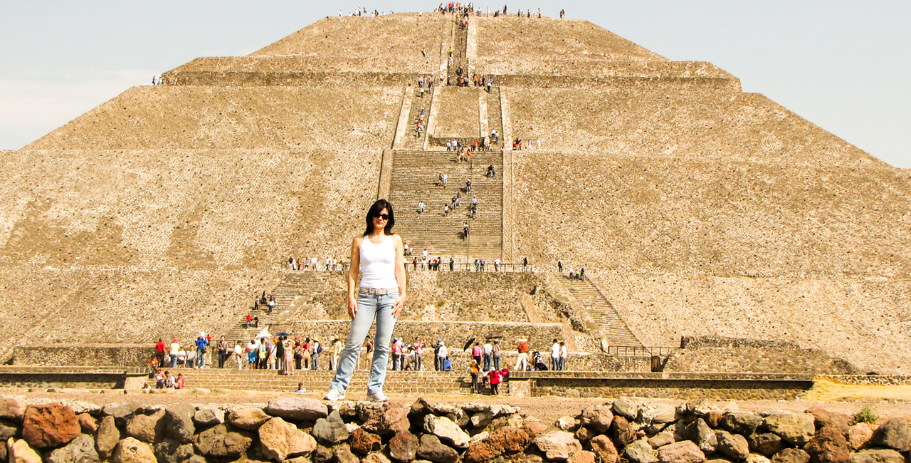 An image of Teotihuacán pyramides from our album