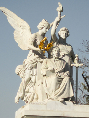 An image of Teotihuacán pyramides from our album