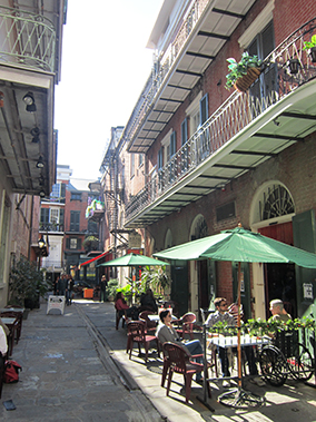 An image from New Orleans French quarter from our Album