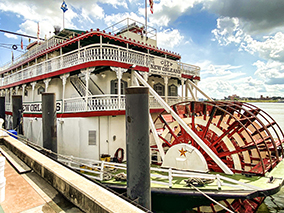 An image from New Orleans French quarter from our Album