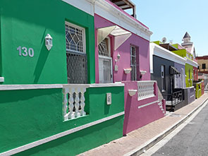 Bo-Kaap street image.
