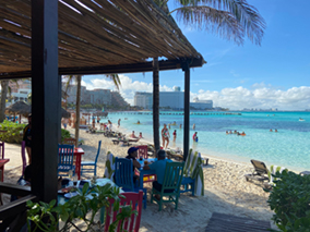 Image of Habaneros restaurant on the beach
